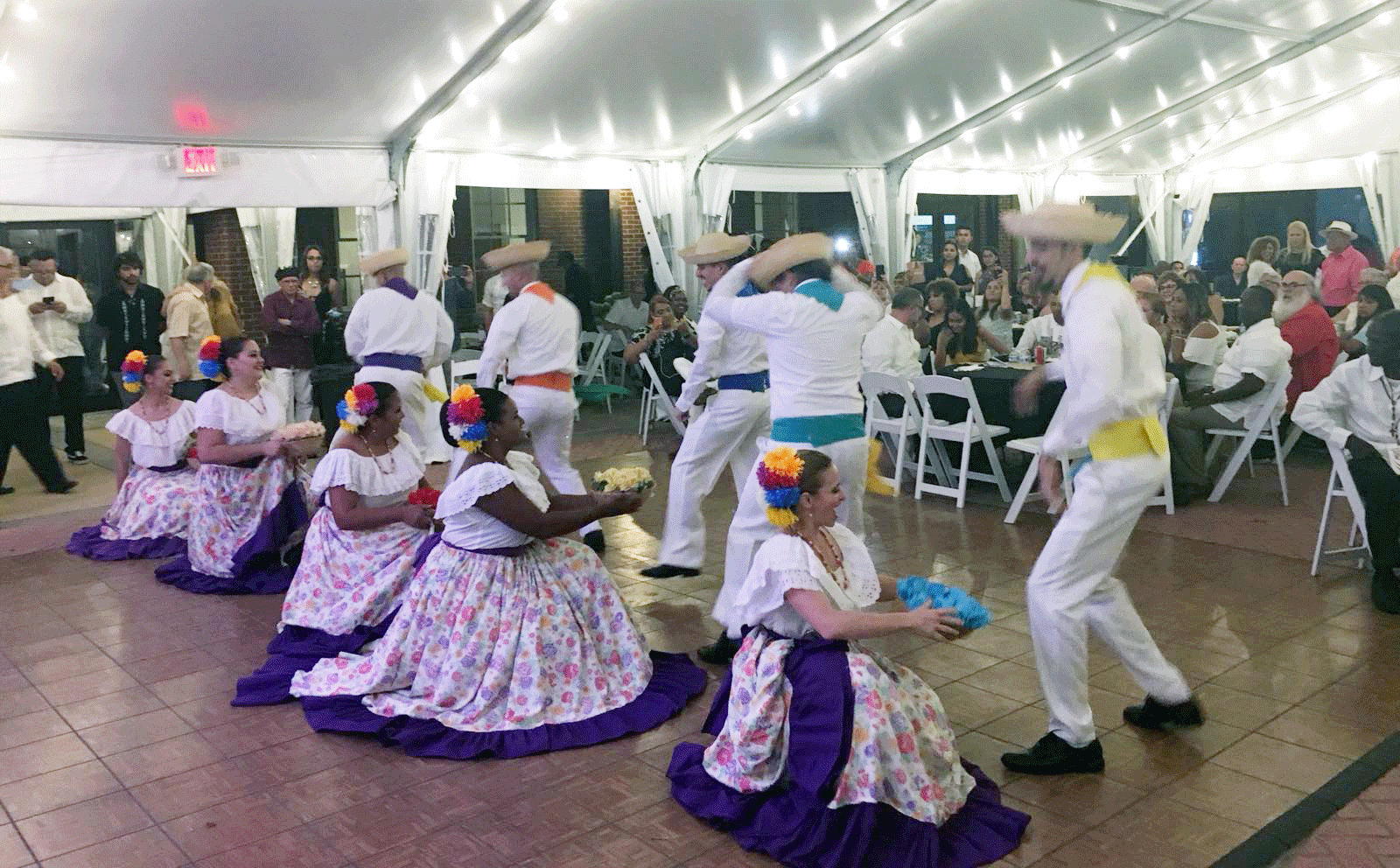 Fiesta Boricua DURANTE NOCHE JÍBARA/GUAYABERA GALA Puerto Rican